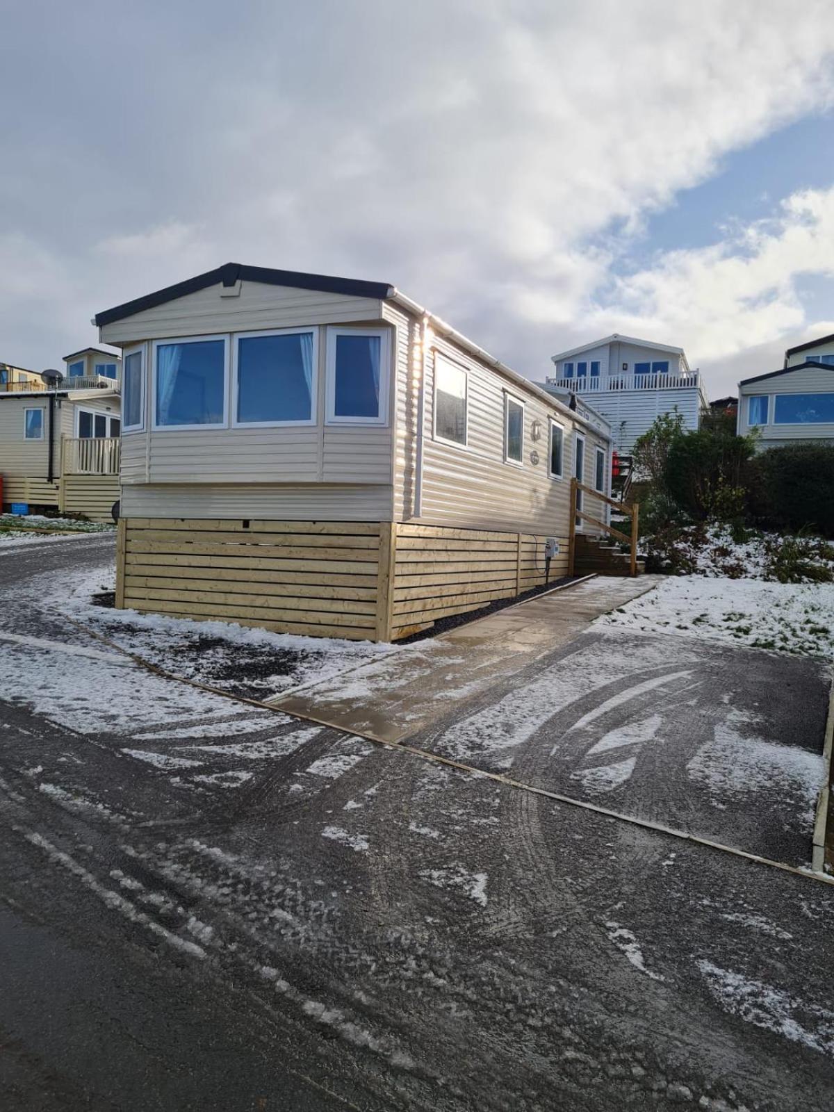 Beautiful 3 Bedroom Holiday Home Amazing Views 기스번 외부 사진